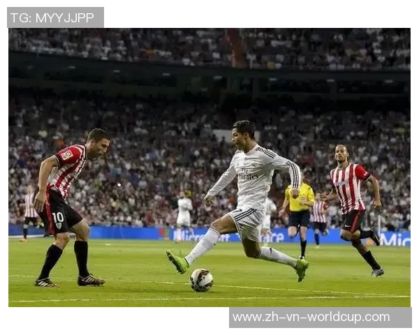 足球张露的传奇之路:从草根到顶尖球员的奋斗故事与人生启示 足球张露的传奇之路:从草根到顶尖球员的奋斗故事与人生启示